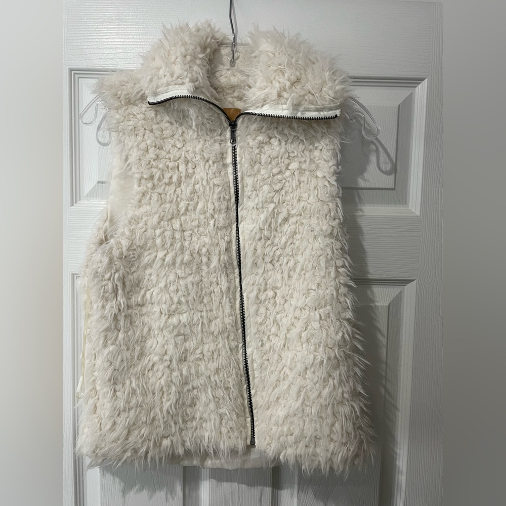 Takara Faux Fur White Vest